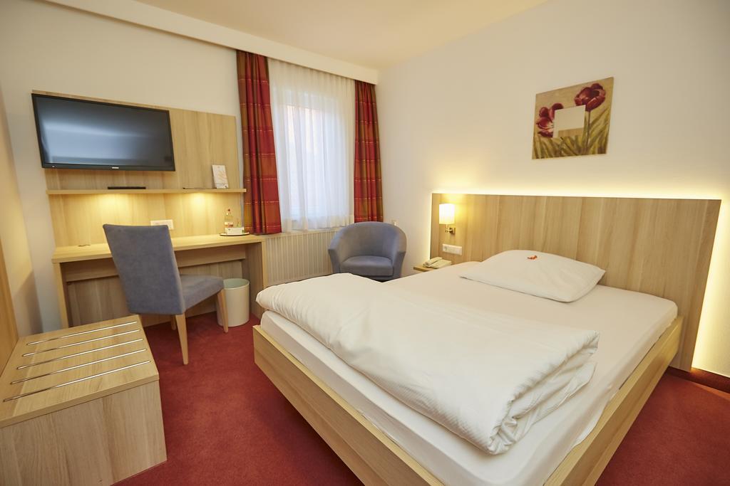 Hotel Roessle Trochtelfingen Exterior photo